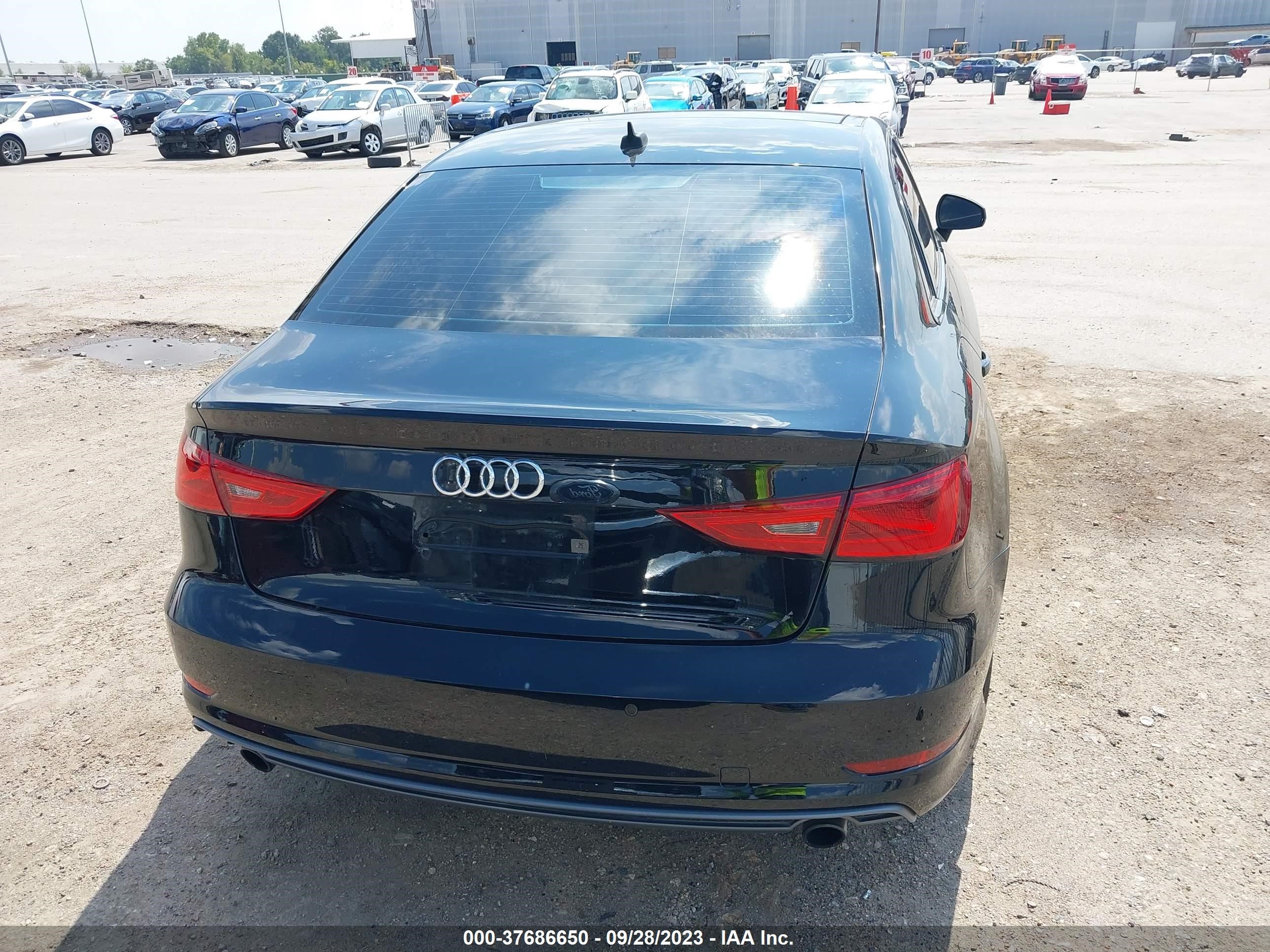 Photo 15 VIN: WAUB8GFF1G1114564 - AUDI A3 