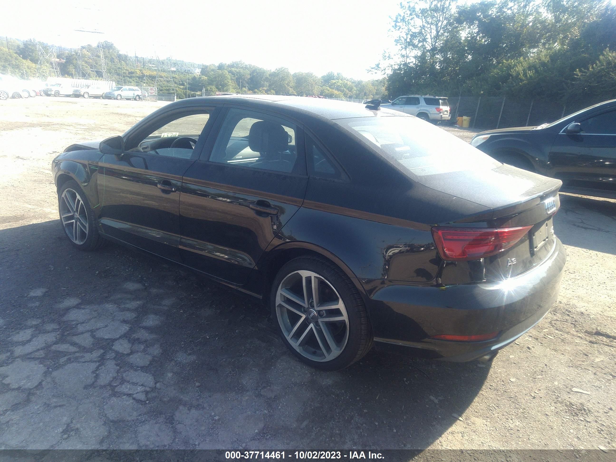 Photo 2 VIN: WAUB8GFF1H1050740 - AUDI A3 