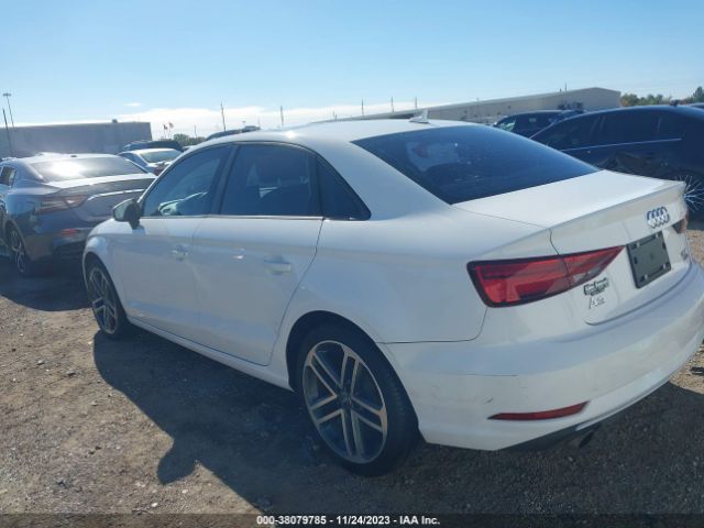 Photo 2 VIN: WAUB8GFF2J1041745 - AUDI A3 