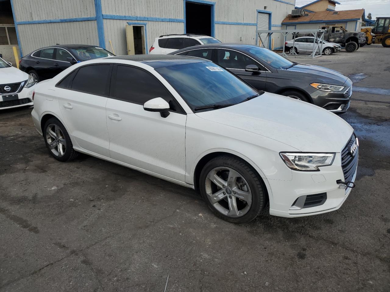 Photo 3 VIN: WAUB8GFF3J1017986 - AUDI A3 