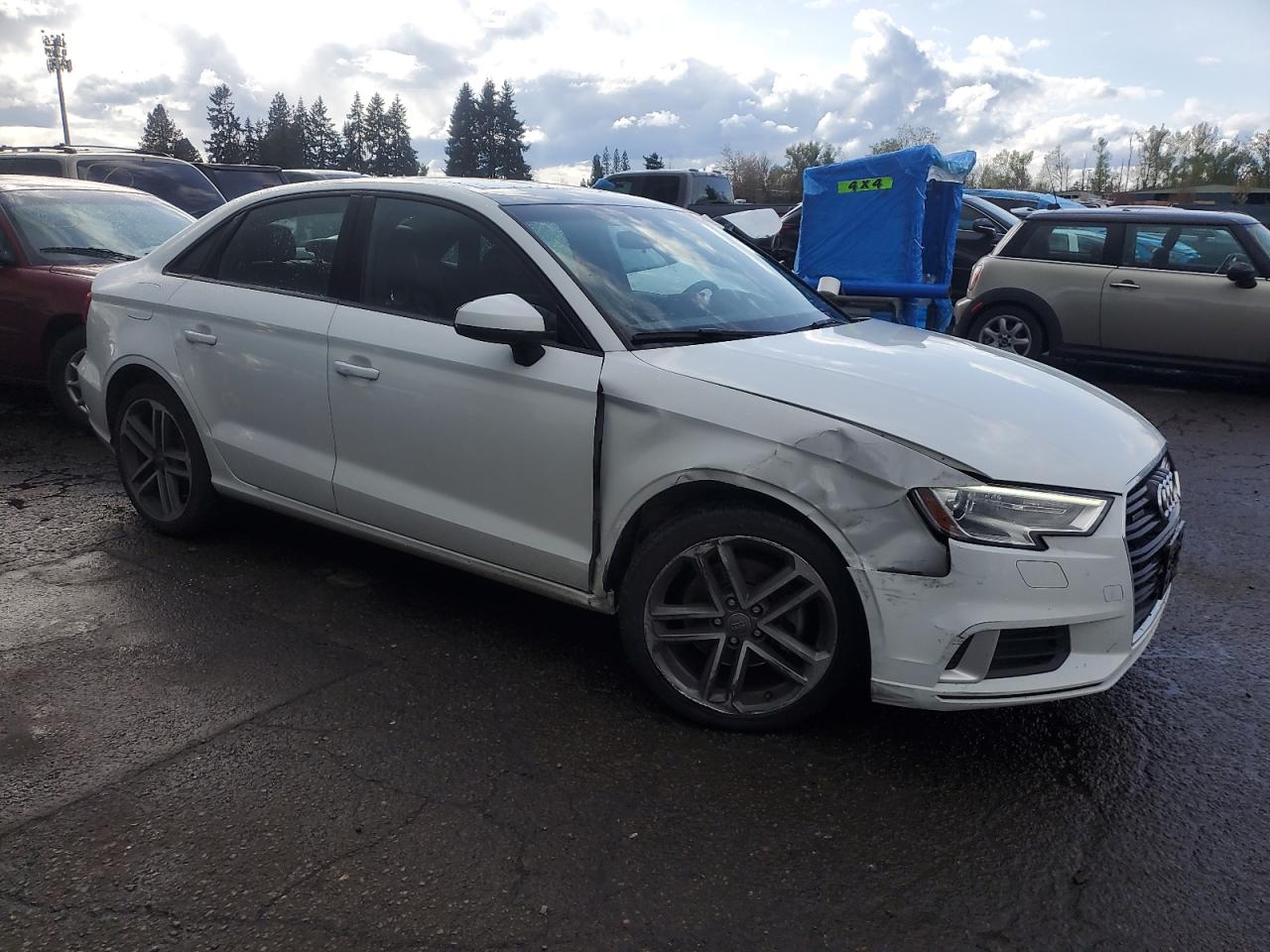 Photo 3 VIN: WAUB8GFF3J1027546 - AUDI A3 