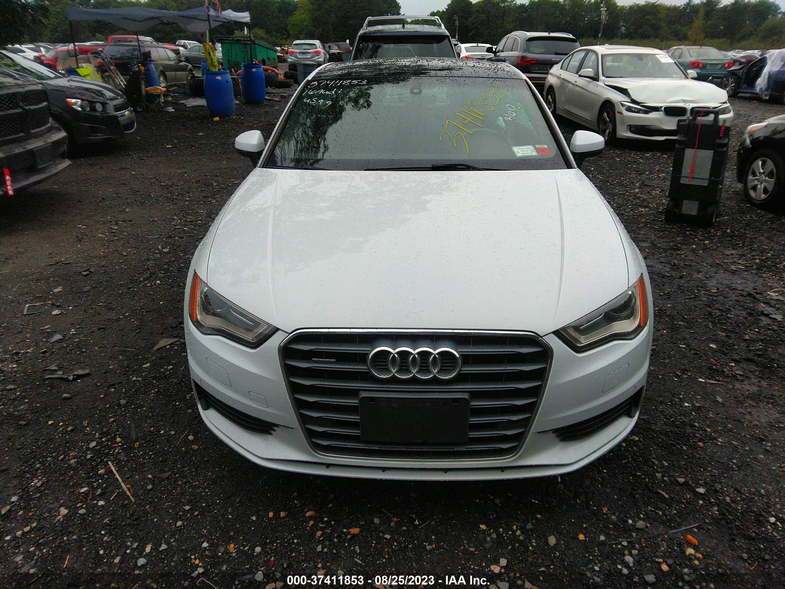 Photo 11 VIN: WAUB8GFF4G1070298 - AUDI A3 