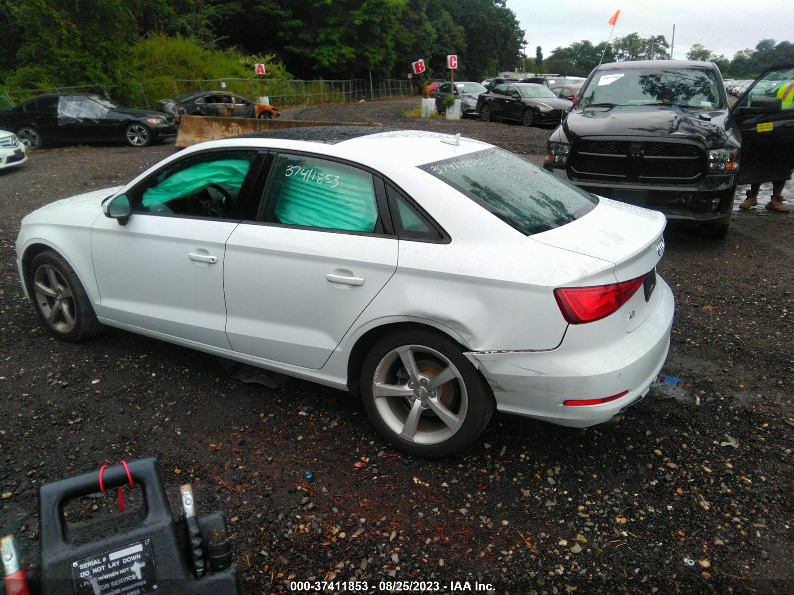 Photo 13 VIN: WAUB8GFF4G1070298 - AUDI A3 