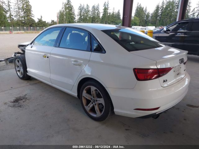 Photo 2 VIN: WAUB8GFF5J1011736 - AUDI A3 