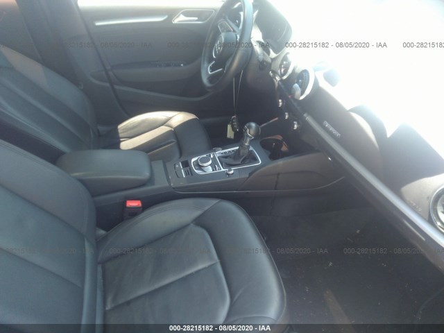 Photo 4 VIN: WAUB8GFF5J1023725 - AUDI A3 SEDAN 