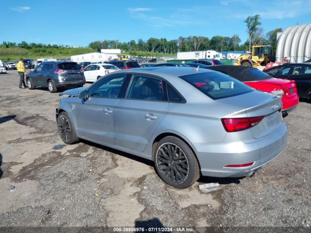 Photo 2 VIN: WAUB8GFF7J1072005 - AUDI A3 