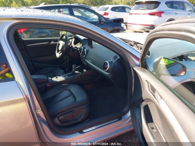 Photo 4 VIN: WAUB8GFF7J1072005 - AUDI A3 