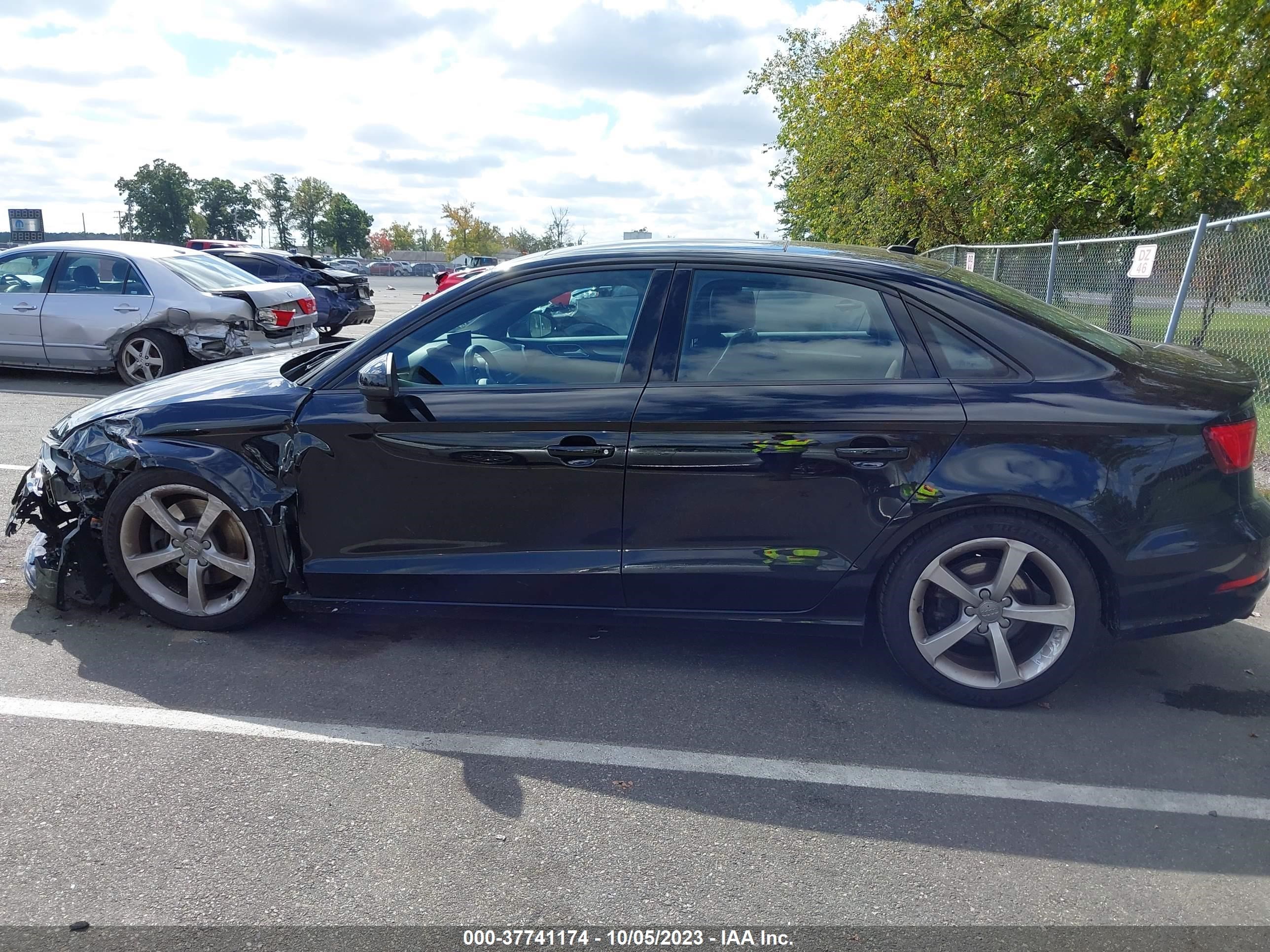 Photo 13 VIN: WAUB8GFF8G1018771 - AUDI A3 