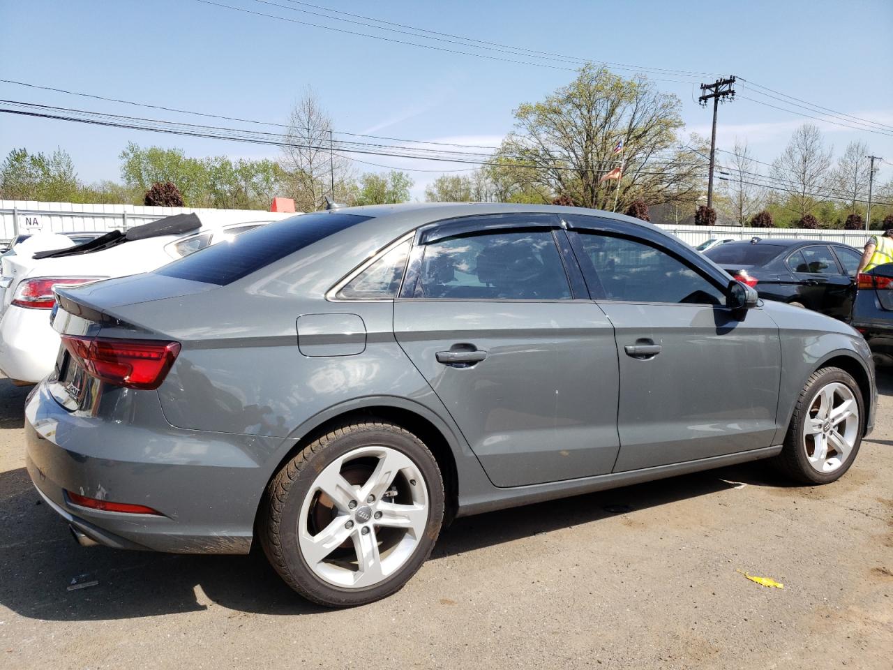 Photo 2 VIN: WAUB8GFF8J1087337 - AUDI A3 