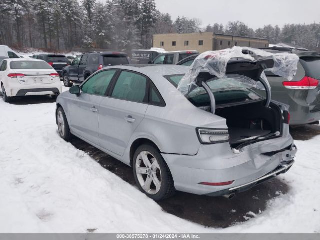 Photo 2 VIN: WAUB8GFF9J1007172 - AUDI A3 