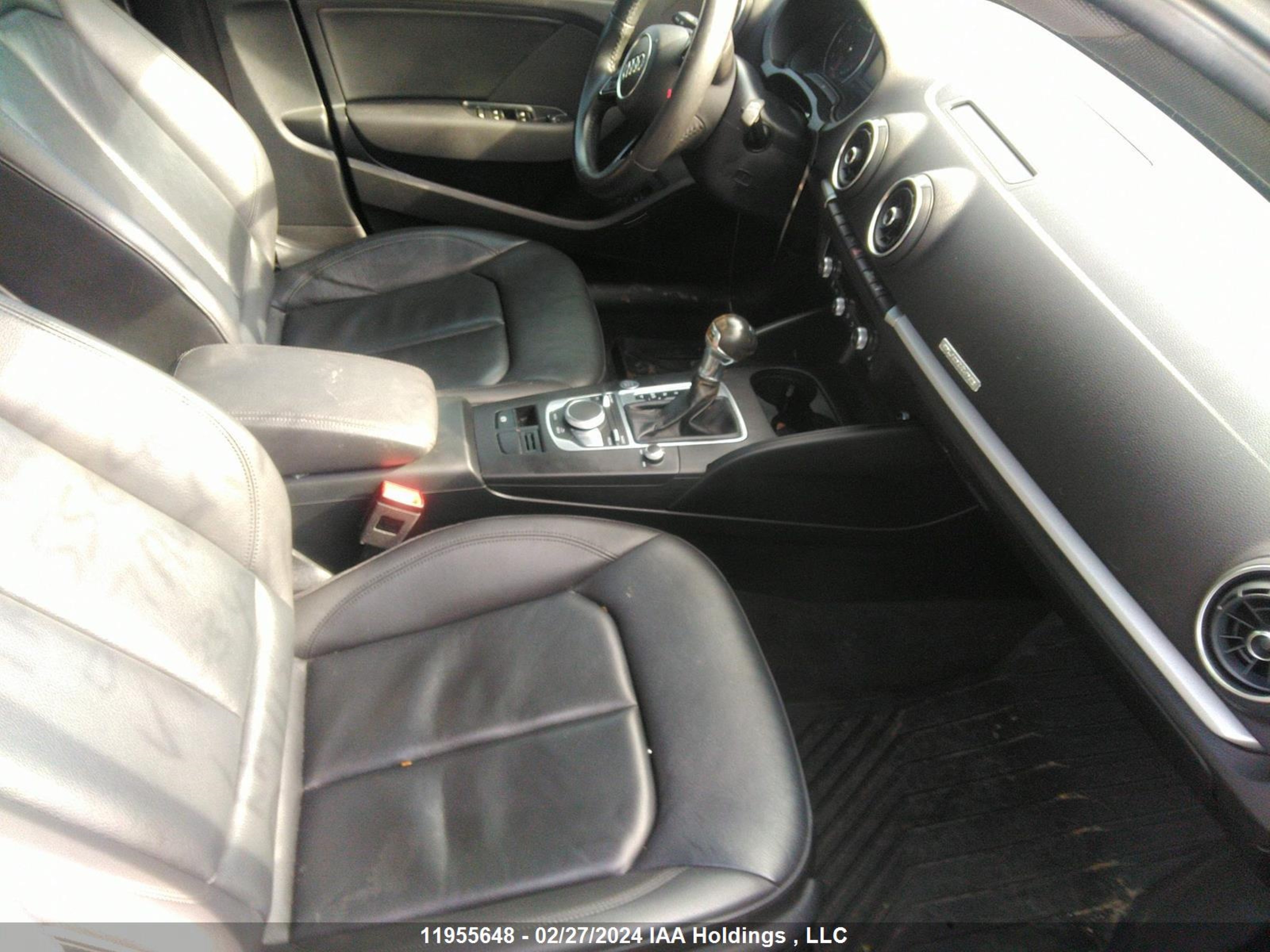 Photo 4 VIN: WAUB8GFFXH1034214 - AUDI A3 