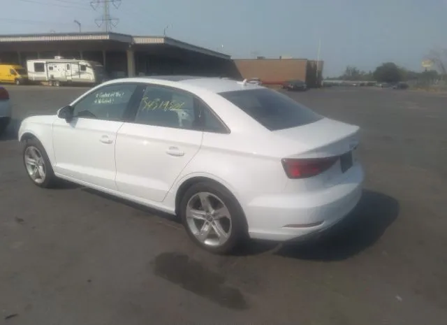 Photo 2 VIN: WAUB8GFFXH1063910 - AUDI A3 SEDAN 