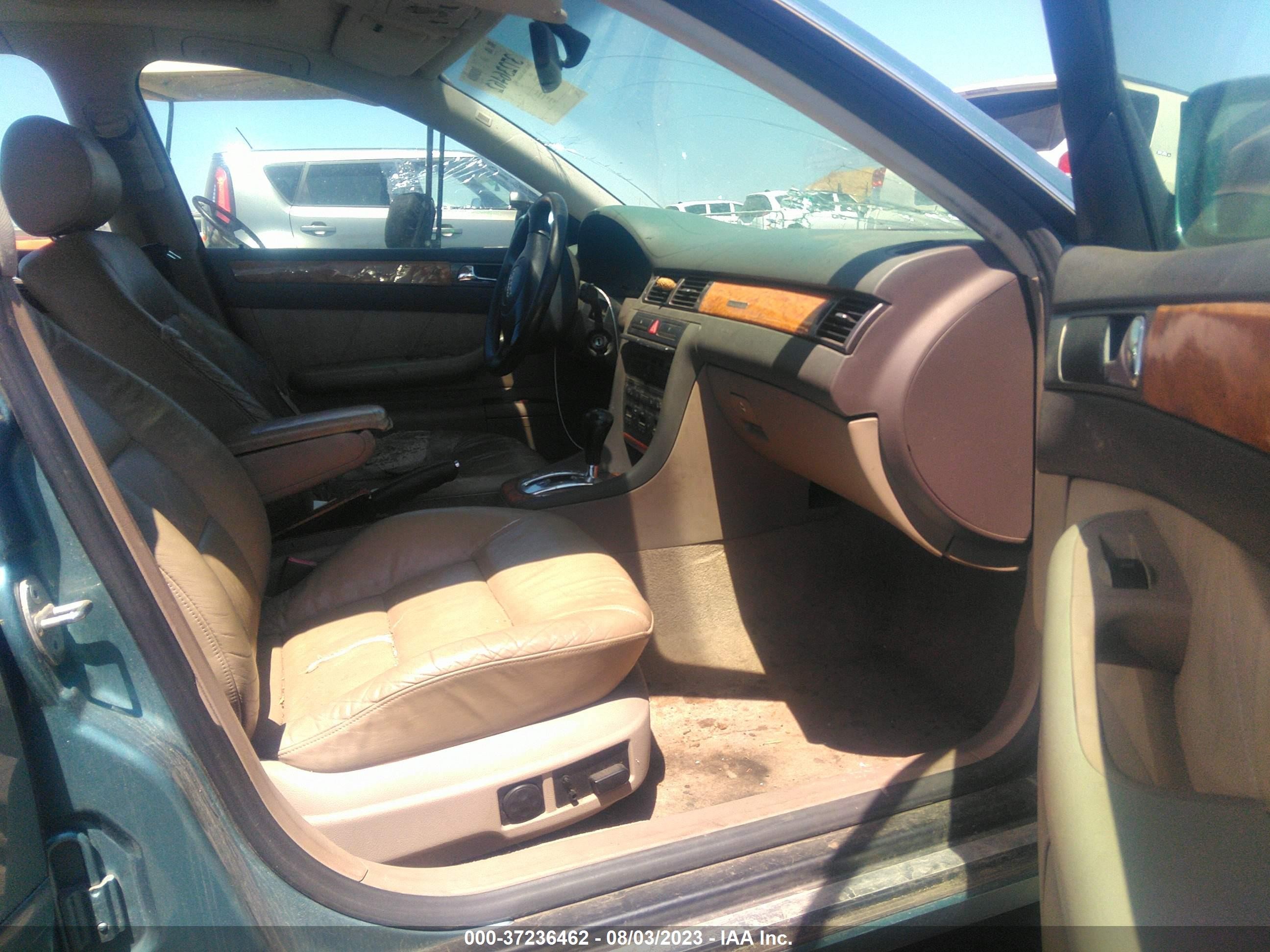 Photo 4 VIN: WAUBA34B0XN054055 - AUDI A6 