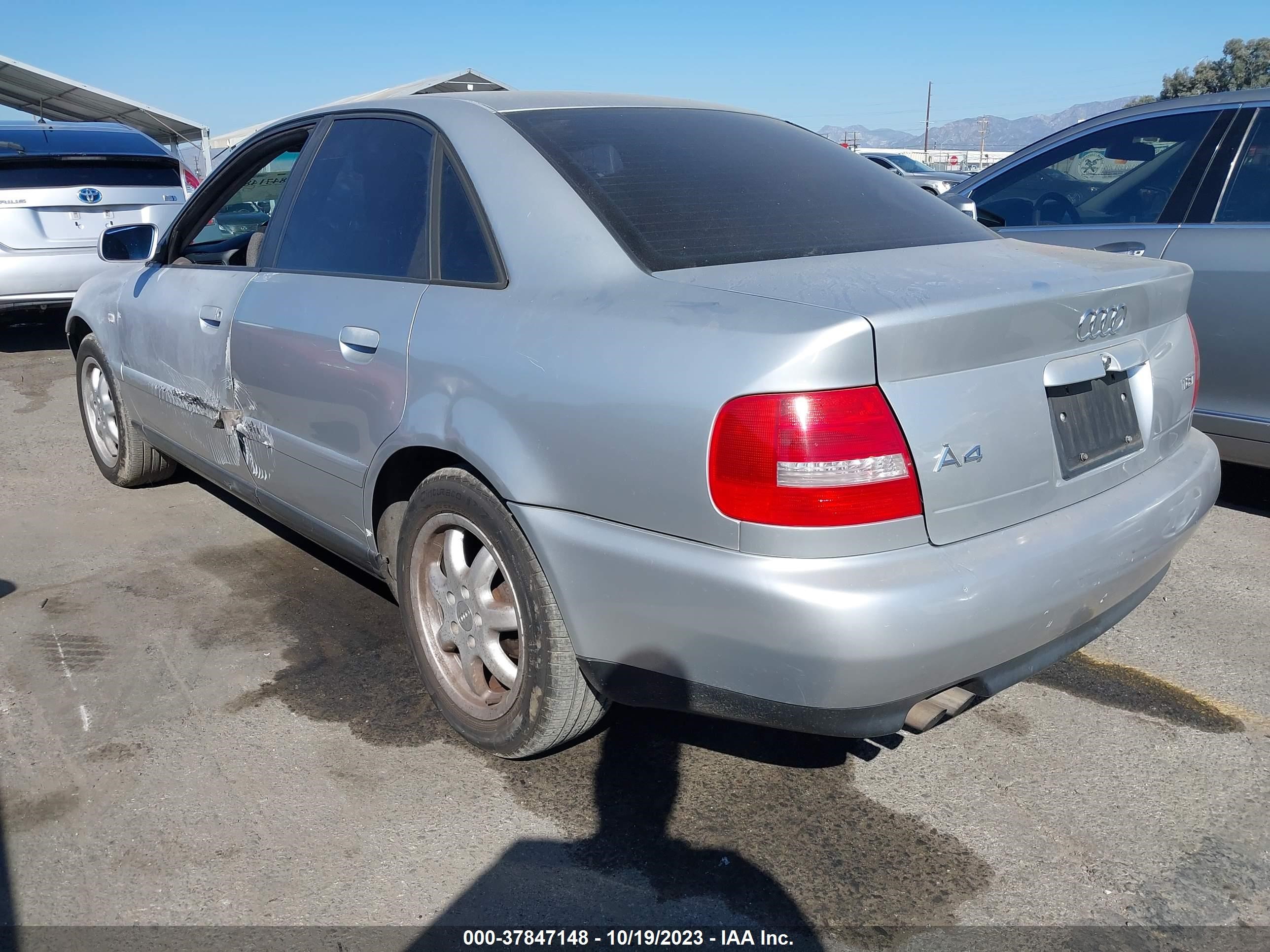 Photo 2 VIN: WAUBB28DXXA299469 - AUDI A4 1.8T 