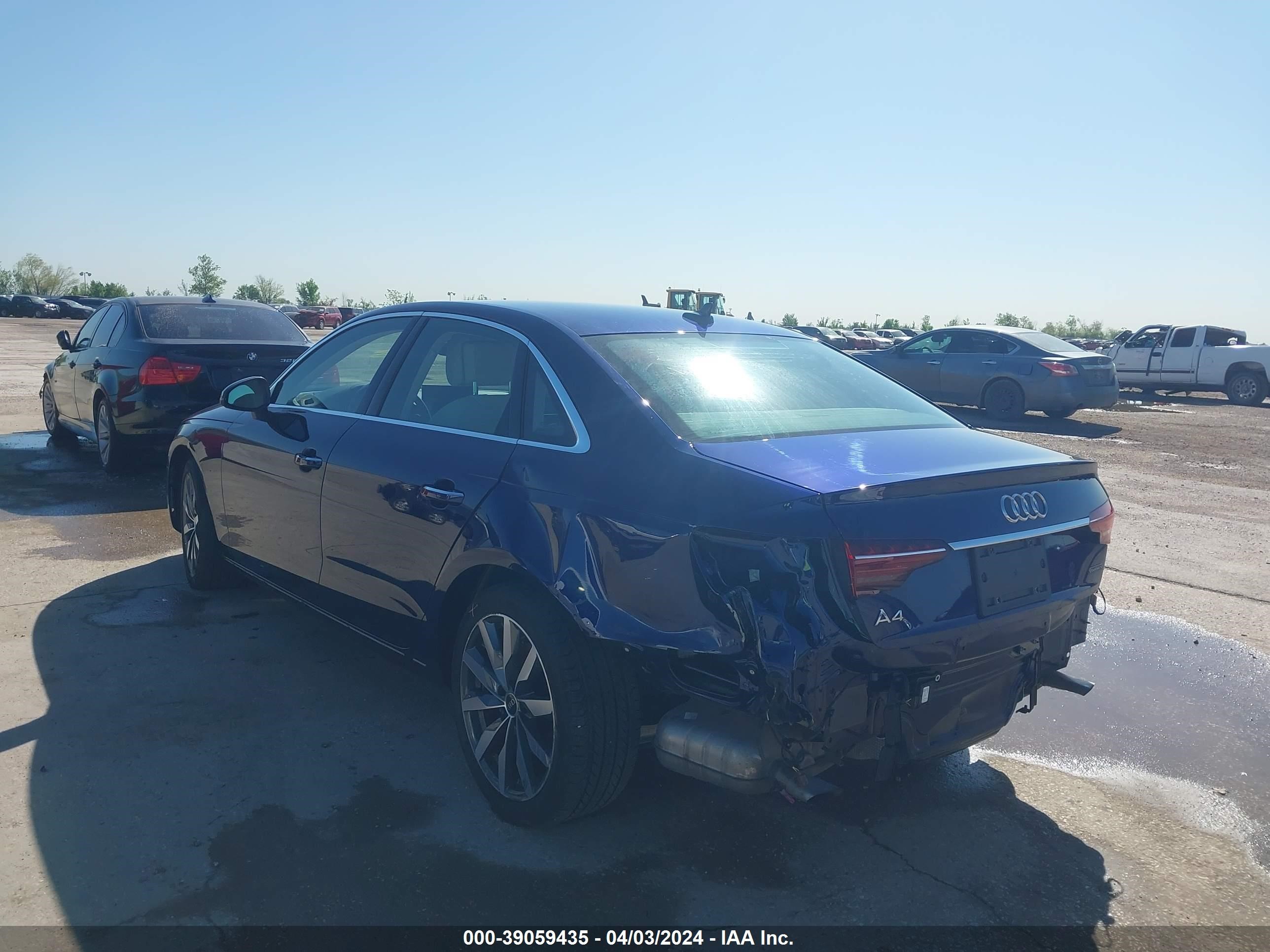 Photo 2 VIN: WAUBBAF45NN003986 - AUDI A4 PREMIUM 