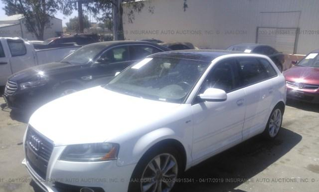 Photo 1 VIN: WAUBEAFM1CA051870 - AUDI A3 