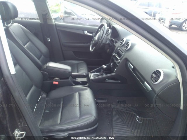 Photo 4 VIN: WAUBEAFM1CA107094 - AUDI A3 