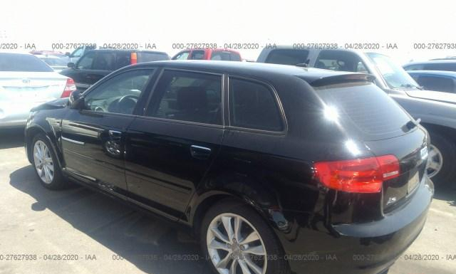 Photo 2 VIN: WAUBEAFM1CA143996 - AUDI A3 