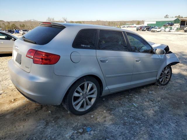 Photo 2 VIN: WAUBEAFM6CA044056 - AUDI A3 