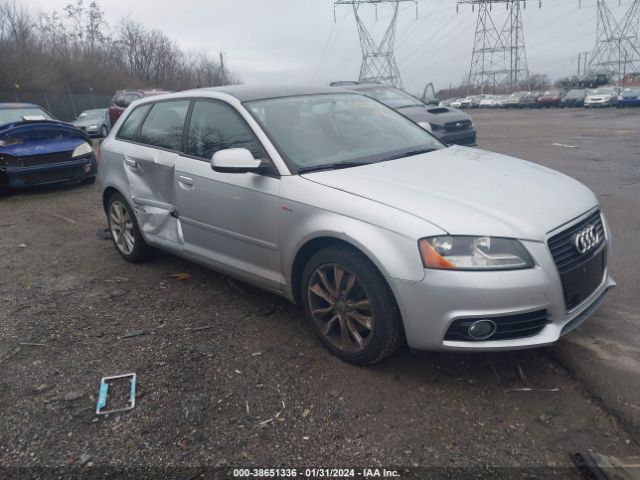 Photo 5 VIN: WAUBEAFM8CA082663 - AUDI A3 