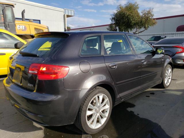 Photo 2 VIN: WAUBEAFM9CA107585 - AUDI A3 