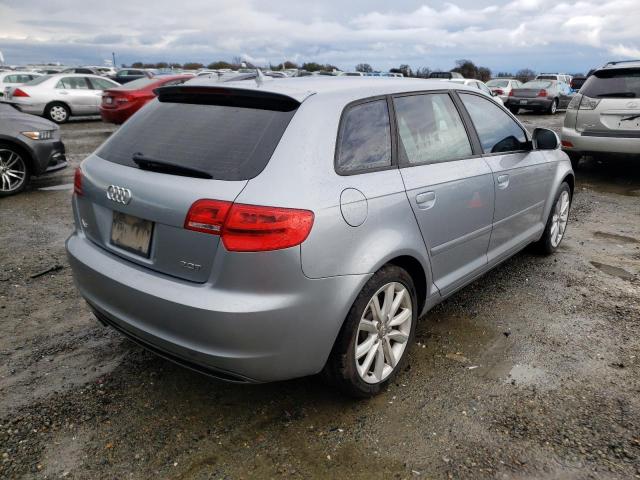 Photo 3 VIN: WAUBEBFM8AA113011 - AUDI A3 