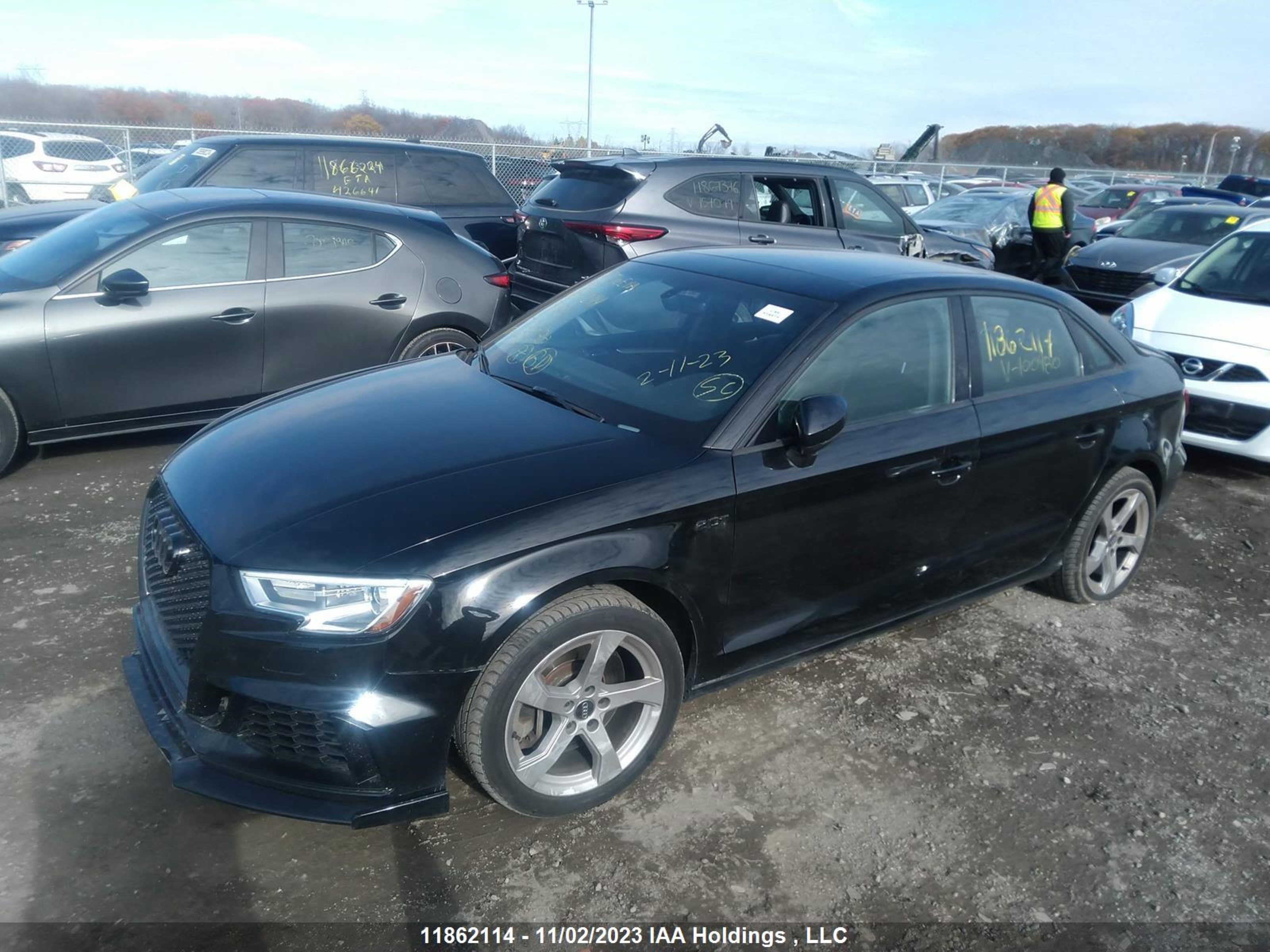 Photo 1 VIN: WAUBEGFF0KA100480 - AUDI A3 