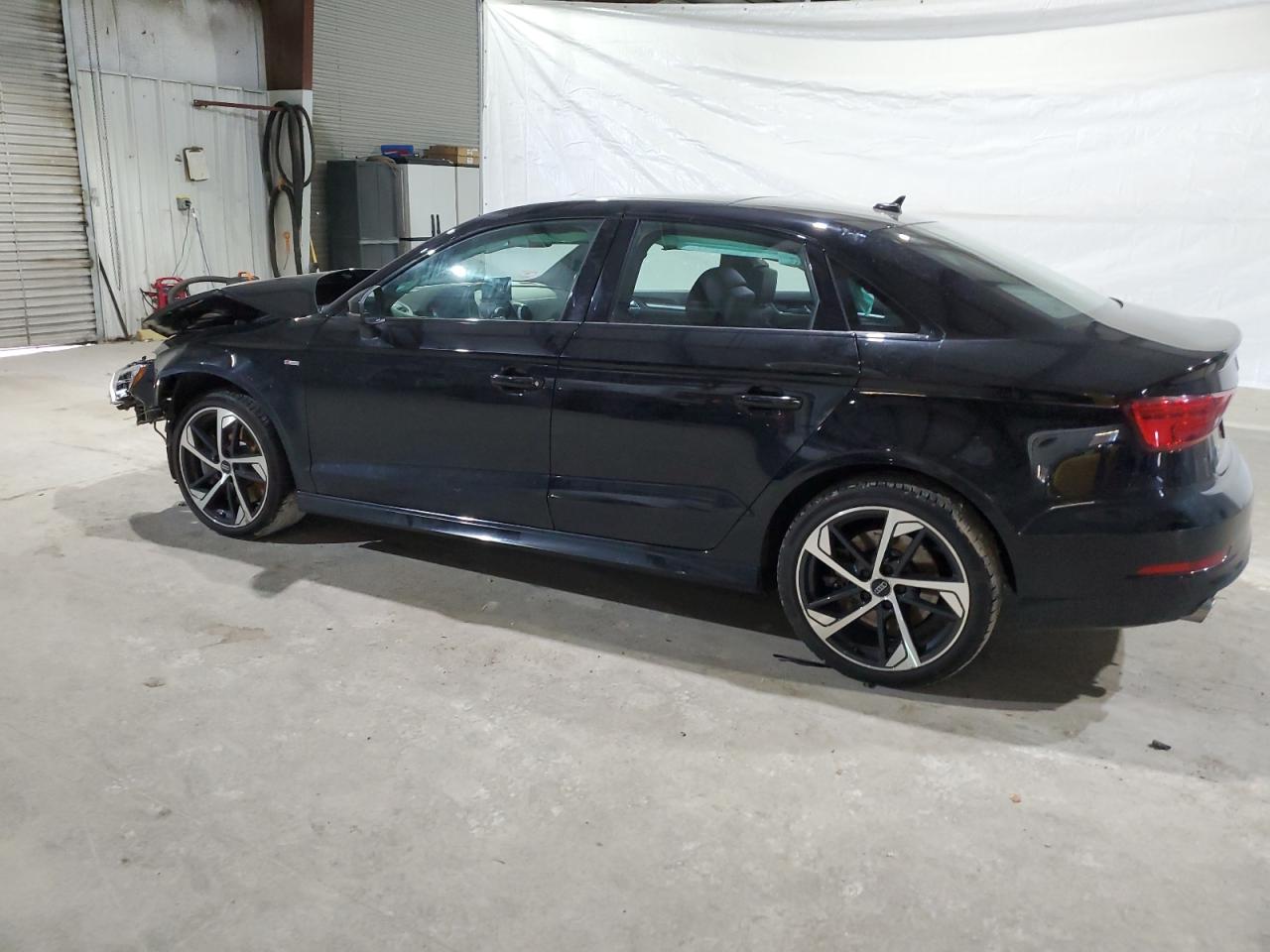 Photo 1 VIN: WAUBEGFF5LA098713 - AUDI A3 