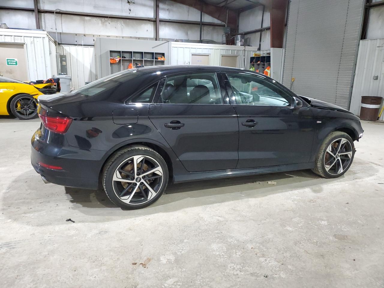 Photo 2 VIN: WAUBEGFF5LA098713 - AUDI A3 