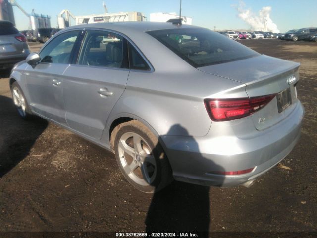 Photo 2 VIN: WAUBEGFF6KA113038 - AUDI A3 