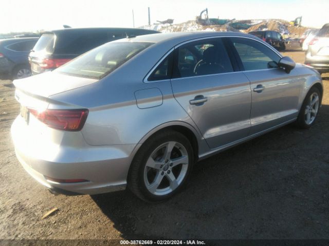 Photo 3 VIN: WAUBEGFF6KA113038 - AUDI A3 