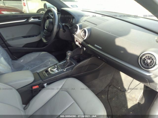 Photo 4 VIN: WAUBEGFF7LA001124 - AUDI A3 SEDAN 