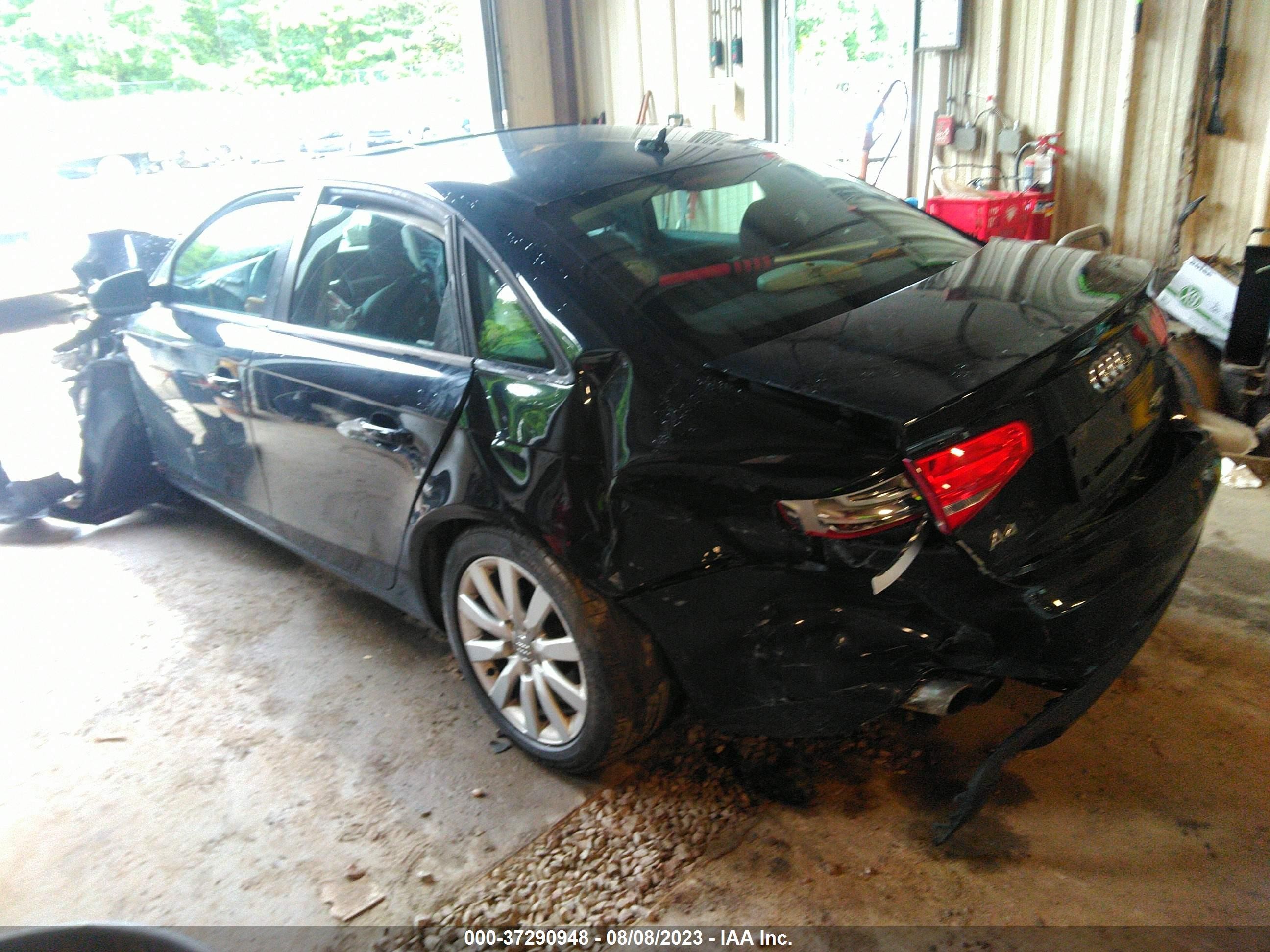 Photo 2 VIN: WAUBFAFL0EA065251 - AUDI A4 