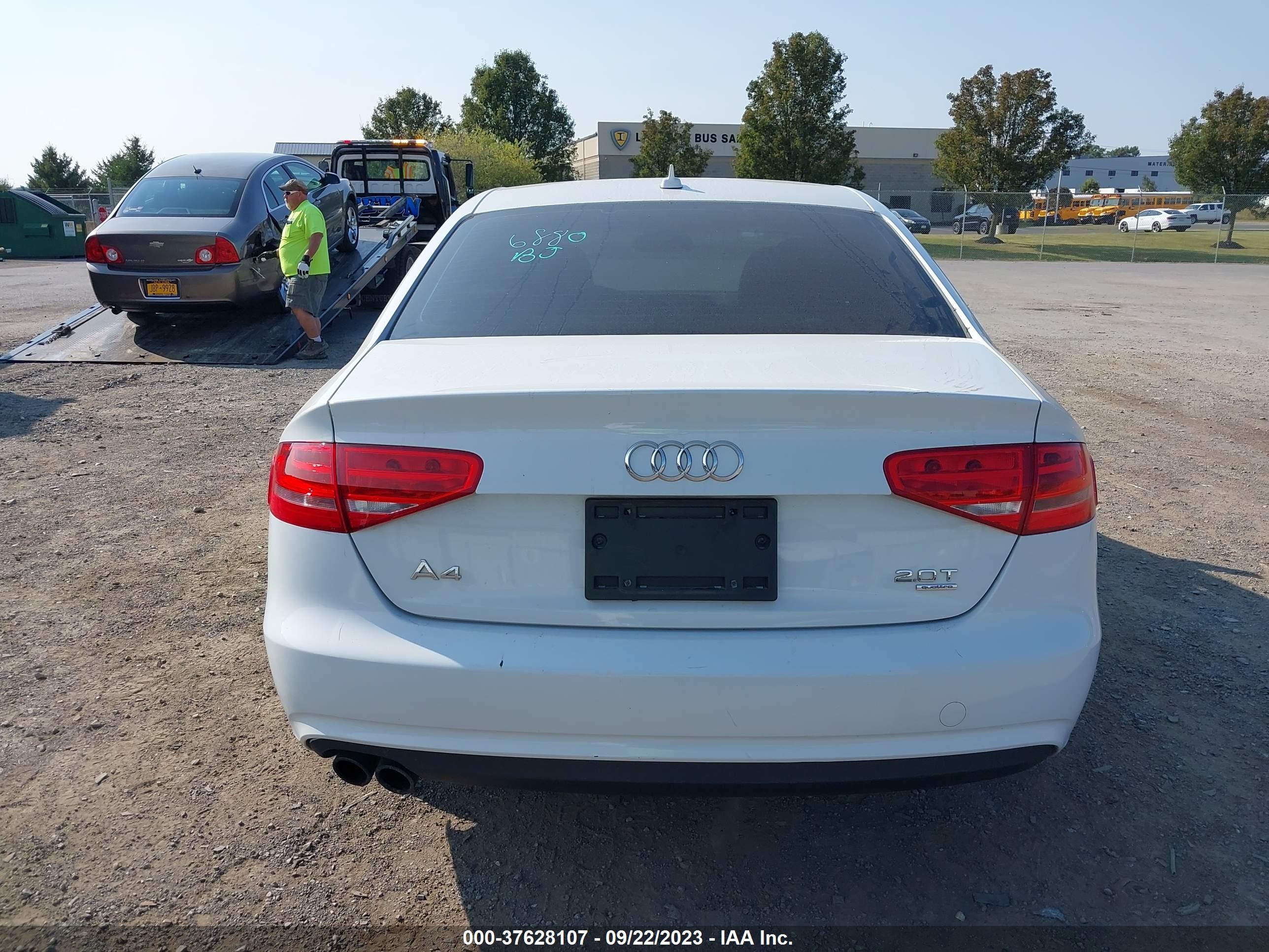 Photo 16 VIN: WAUBFAFL0EN010095 - AUDI A4 