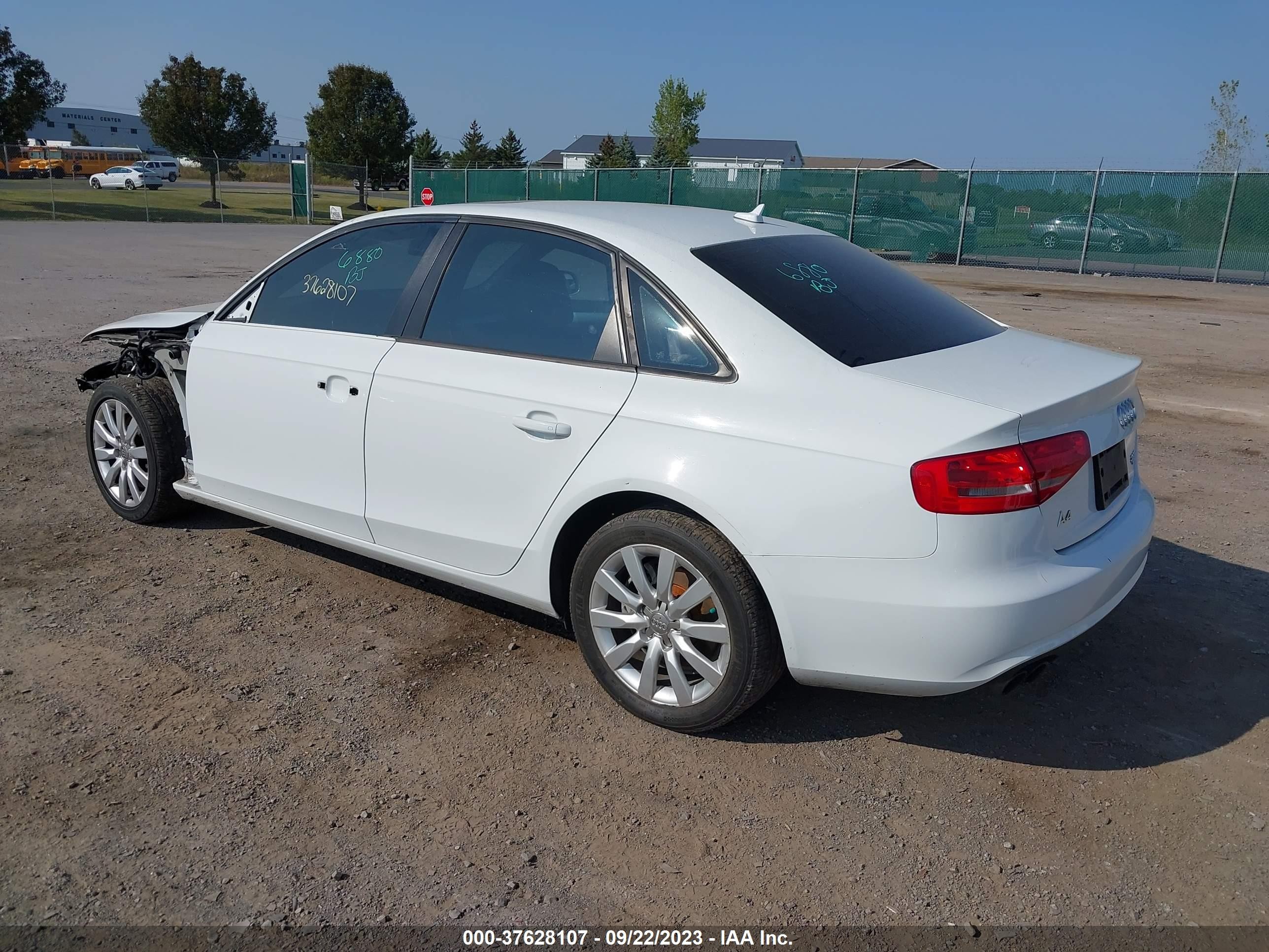 Photo 2 VIN: WAUBFAFL0EN010095 - AUDI A4 