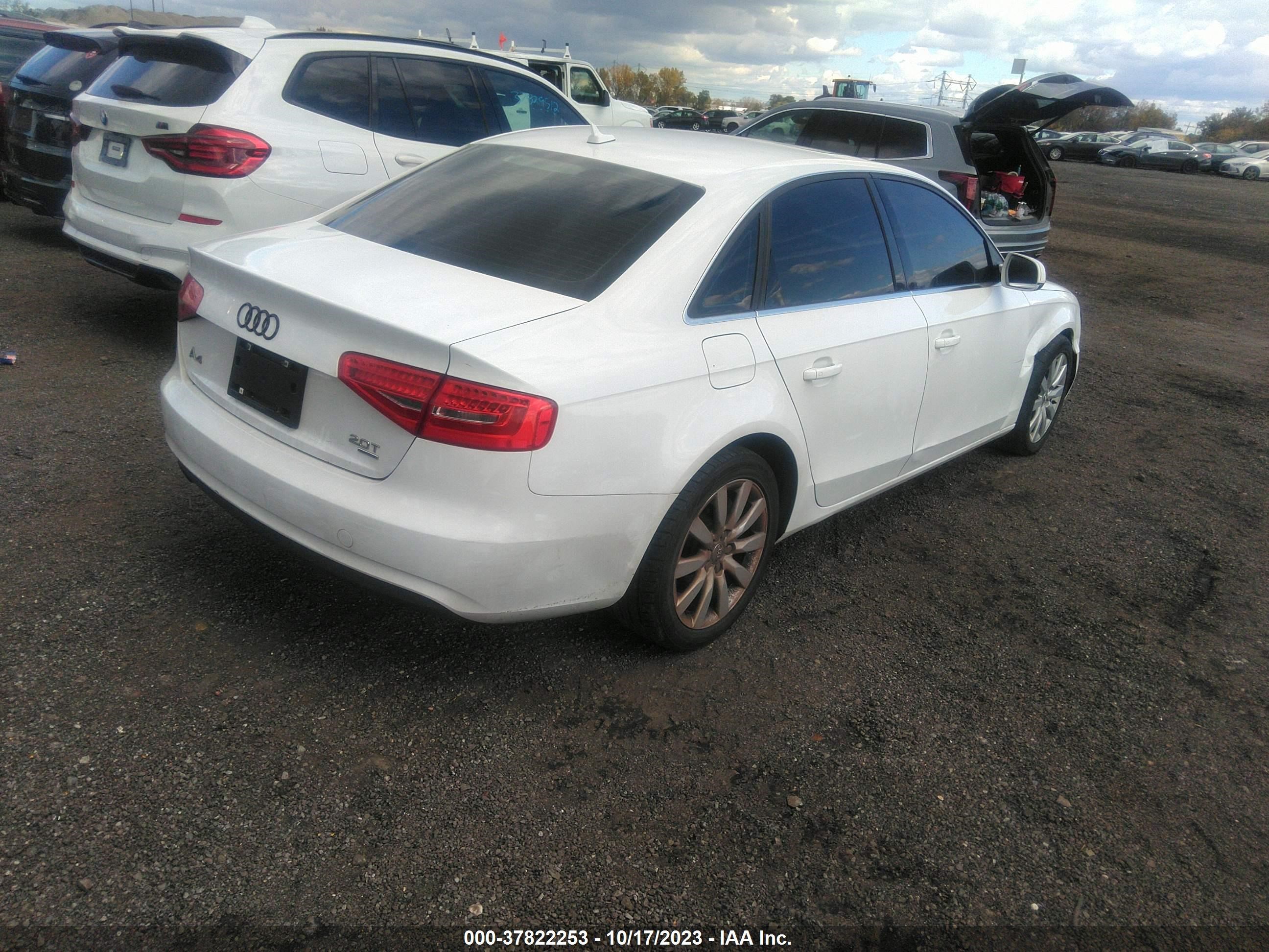 Photo 3 VIN: WAUBFAFL2DN044635 - AUDI A4 