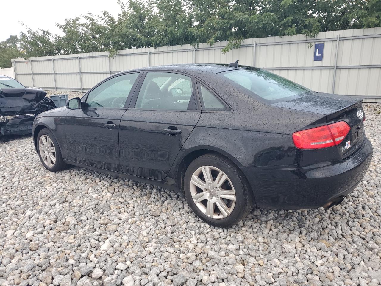 Photo 1 VIN: WAUBFAFL3BN007431 - AUDI A4 PREMIUM 