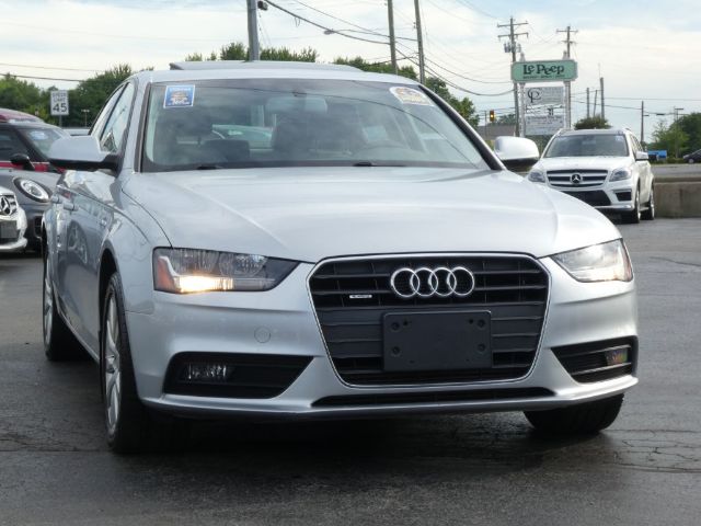 Photo 2 VIN: WAUBFAFL3DN014494 - AUDI A4 