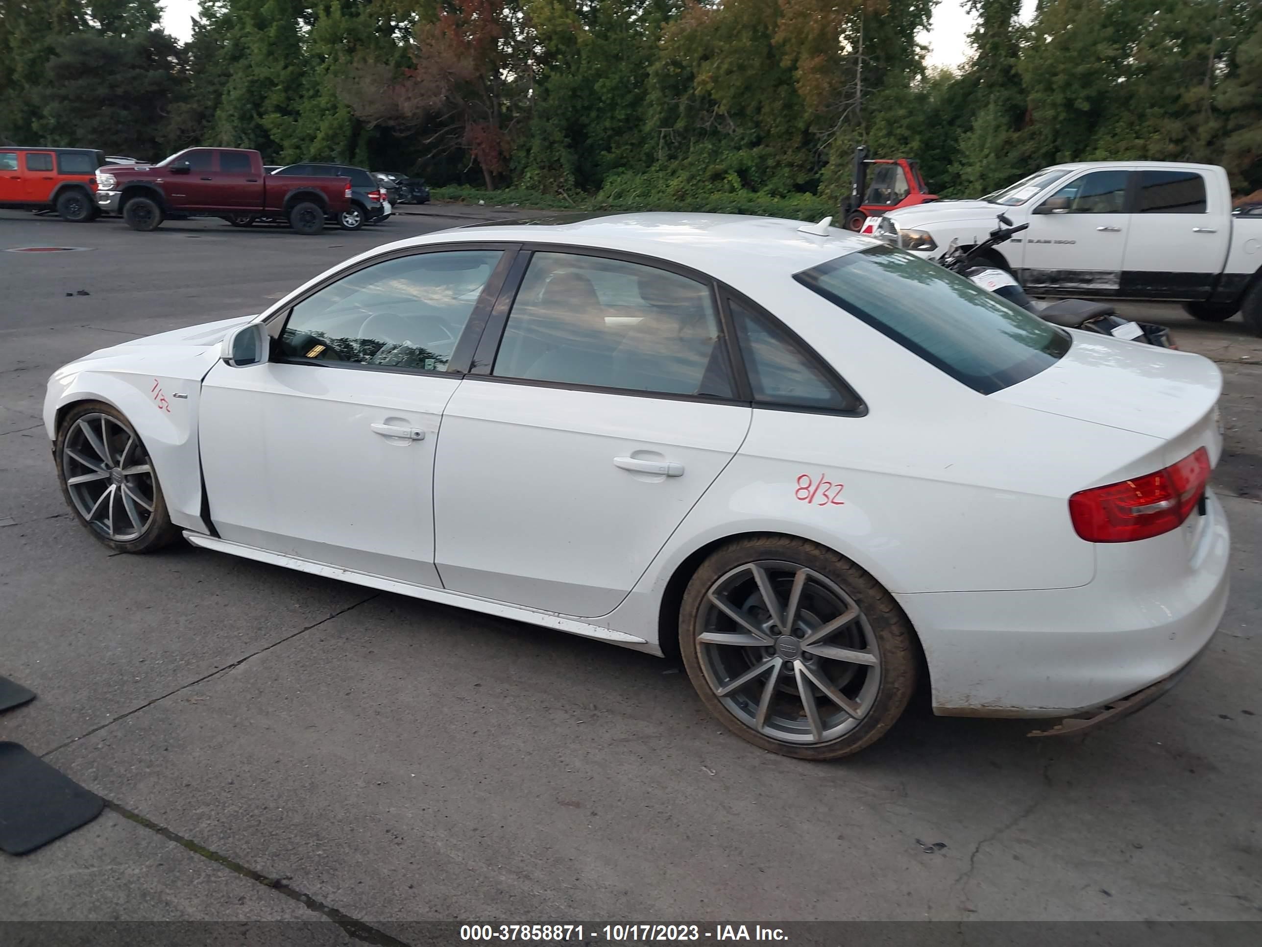 Photo 14 VIN: WAUBFAFL4GN014055 - AUDI A4 