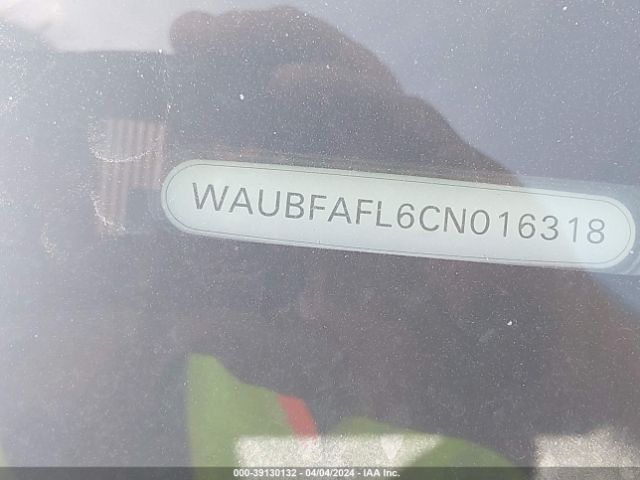 Photo 8 VIN: WAUBFAFL6CN016318 - AUDI A4 