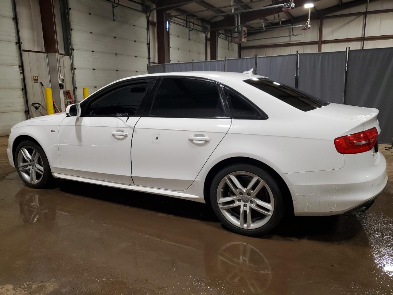 Photo 1 VIN: WAUBFAFL7GN013921 - AUDI A4 