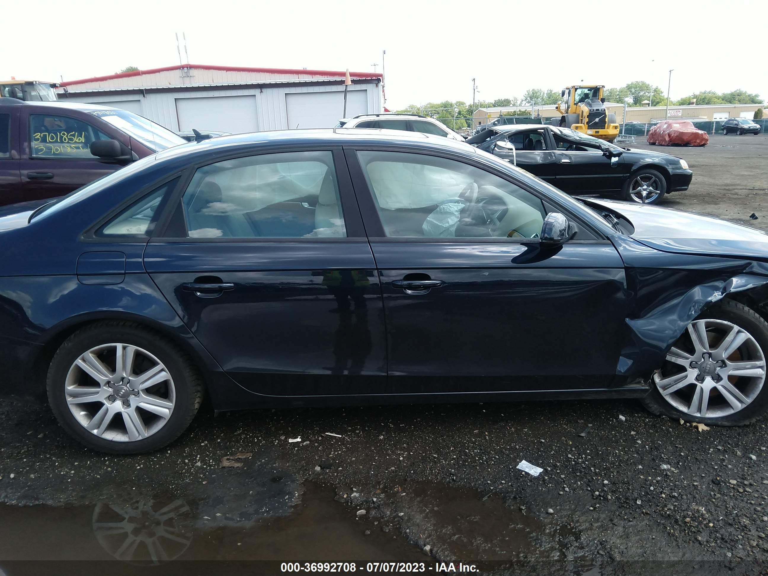 Photo 12 VIN: WAUBFAFL8AN009450 - AUDI A4 