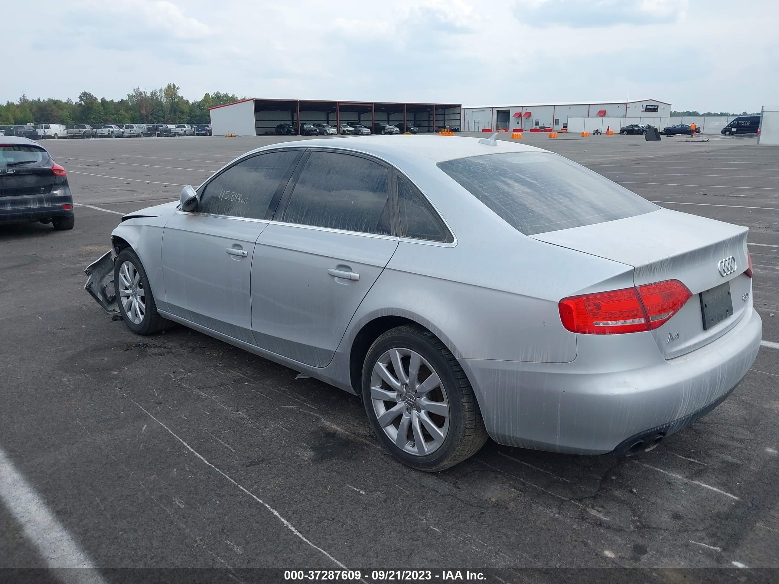 Photo 2 VIN: WAUBFAFL9CN017687 - AUDI A4 