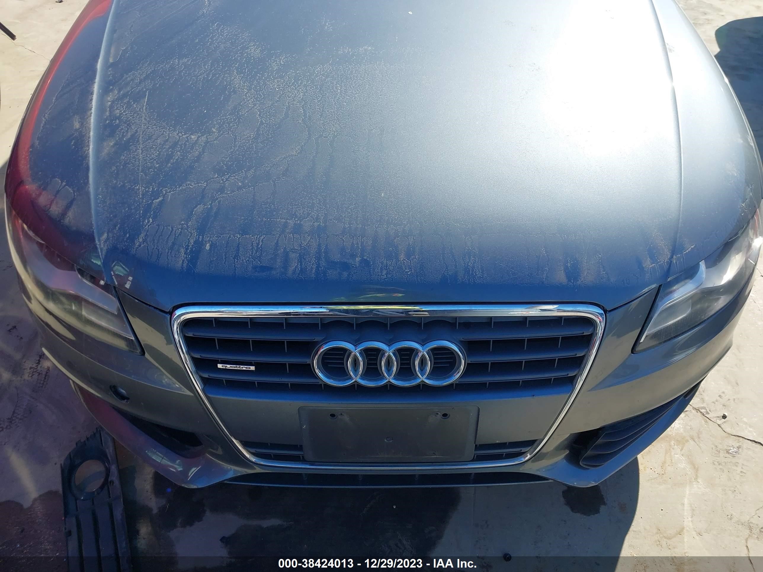 Photo 5 VIN: WAUBFAFLXCA054996 - AUDI A4 