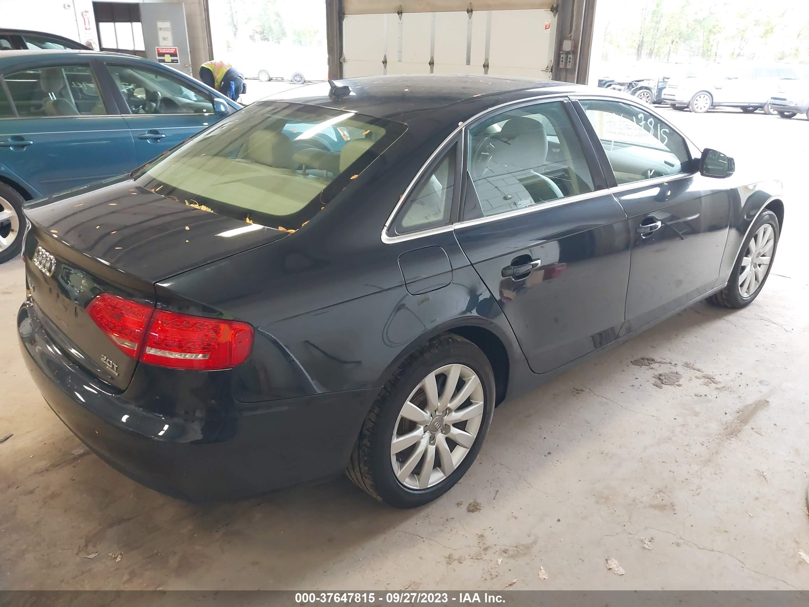 Photo 3 VIN: WAUBFAFLXCN007315 - AUDI A4 