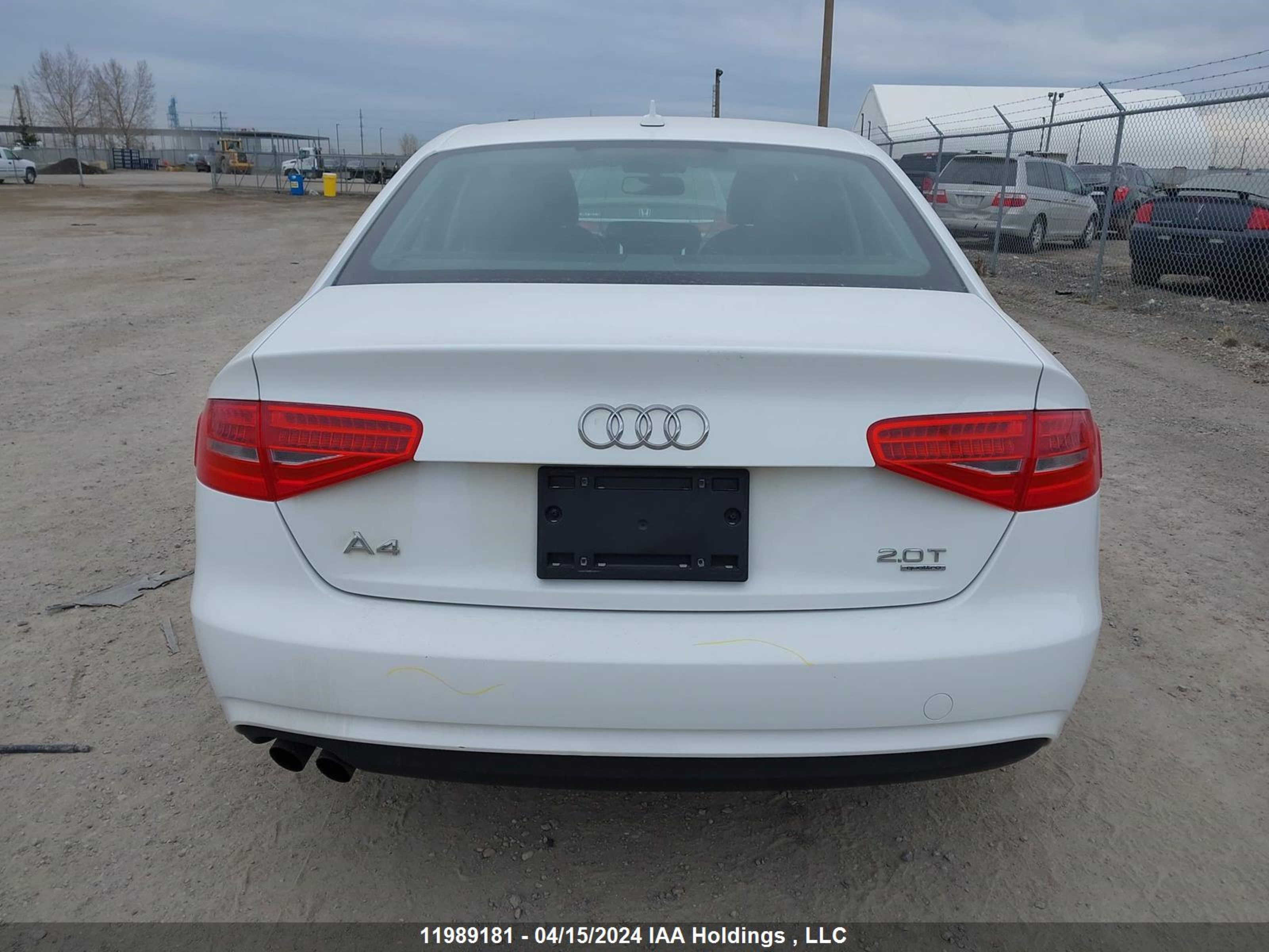 Photo 16 VIN: WAUBFCFL1DN046260 - AUDI A4 