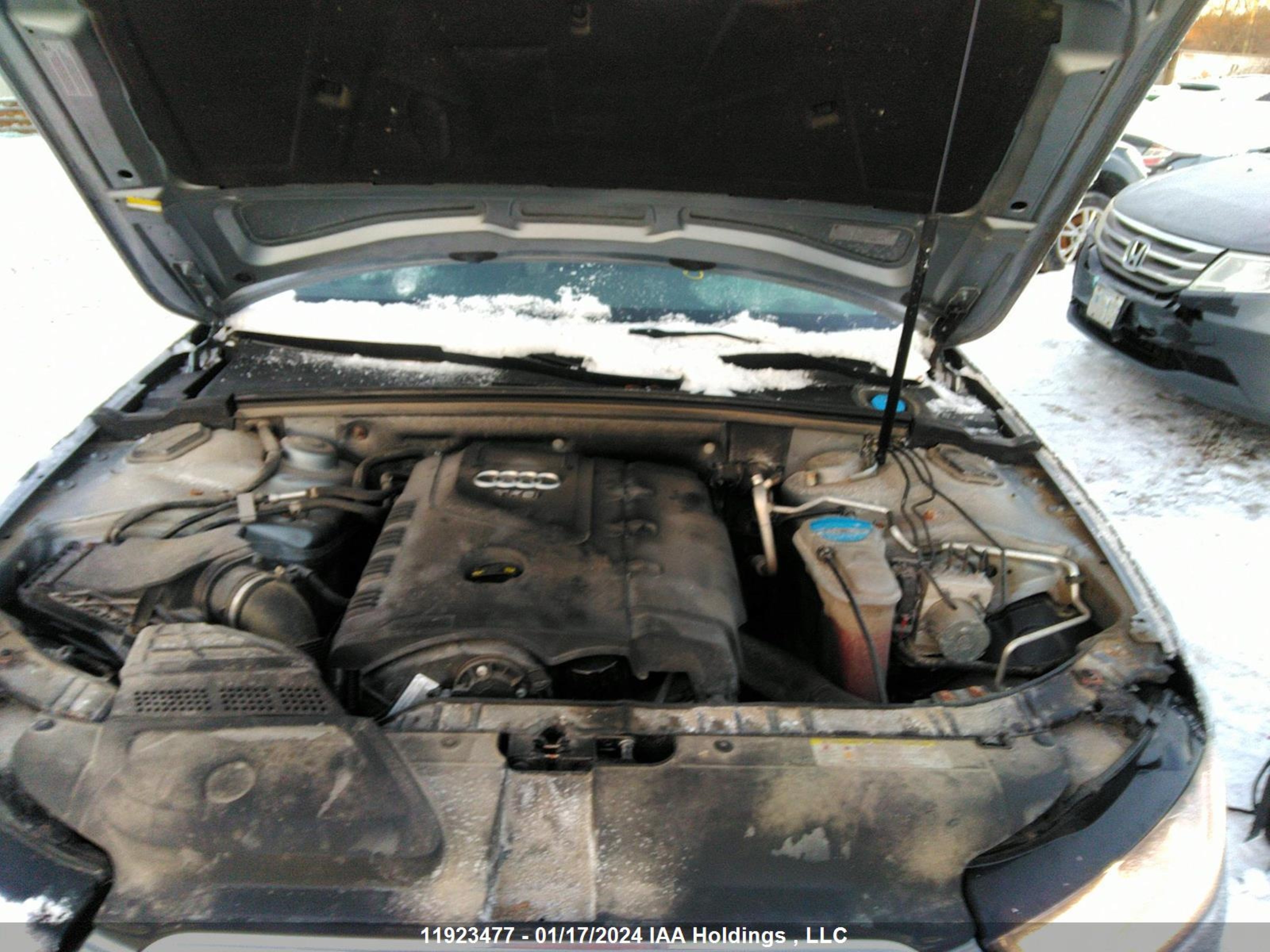 Photo 9 VIN: WAUBFCFL1GA013058 - AUDI A4 