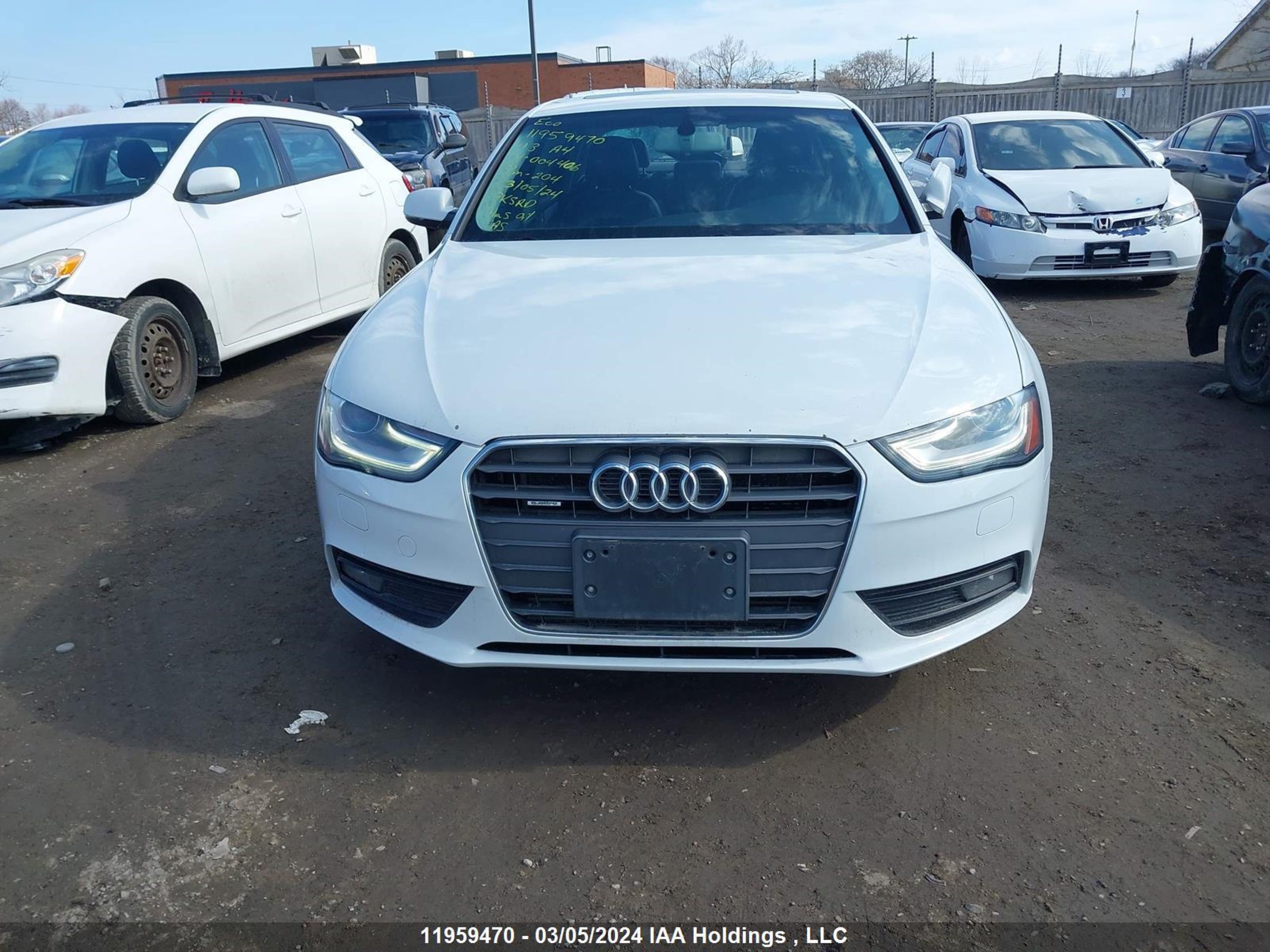 Photo 11 VIN: WAUBFCFL2DN004406 - AUDI A4 