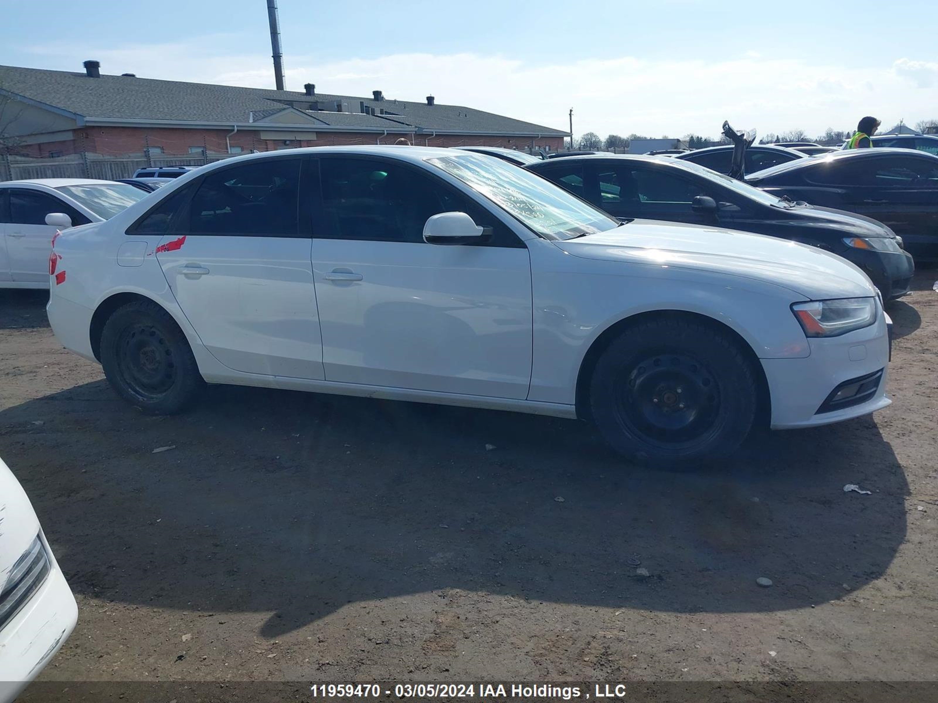 Photo 12 VIN: WAUBFCFL2DN004406 - AUDI A4 