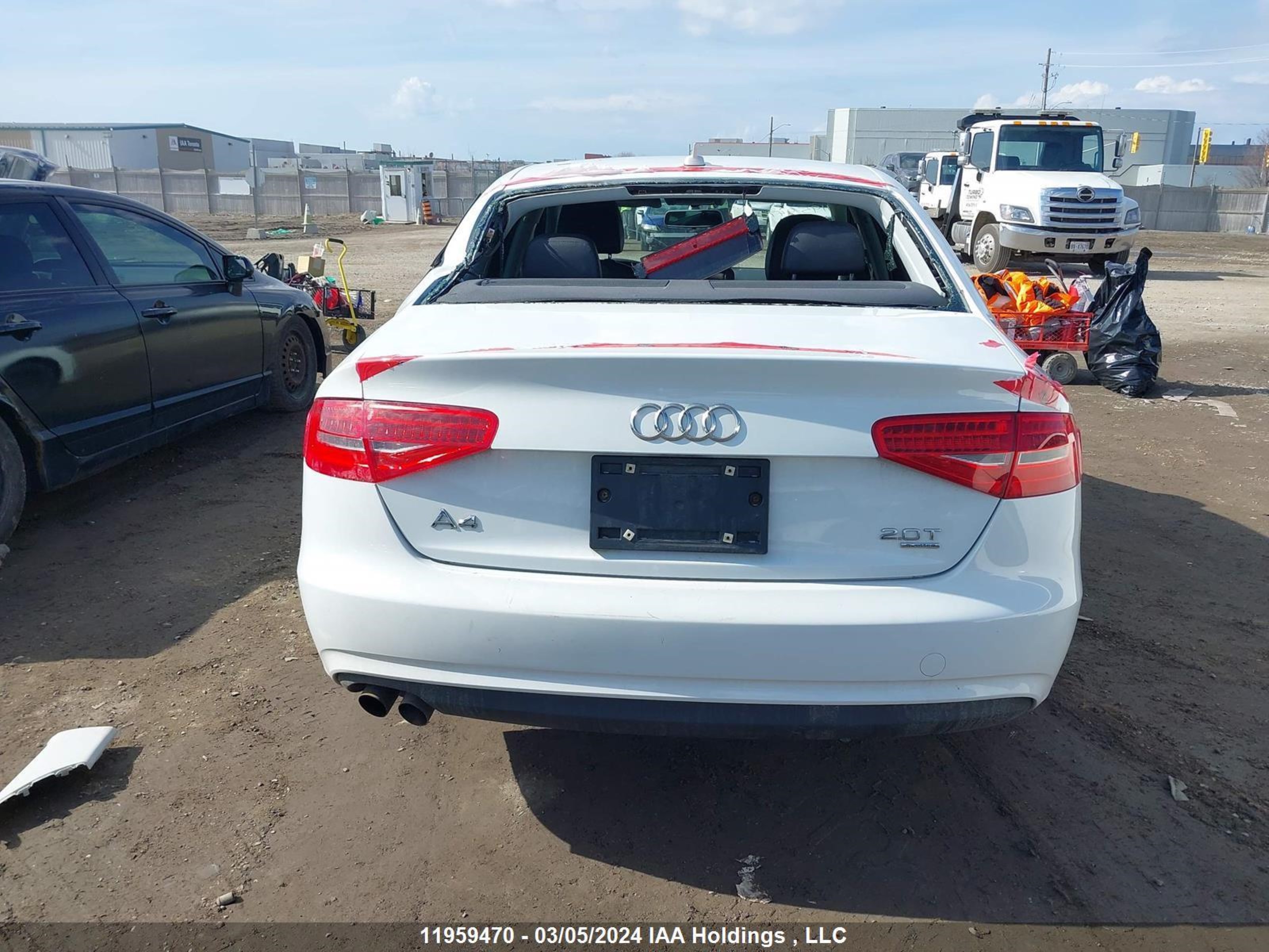 Photo 15 VIN: WAUBFCFL2DN004406 - AUDI A4 